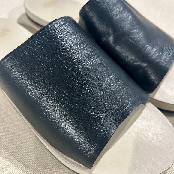 France’s Valentine Black leather cloud slide sandals size 9.5 B - Picture 14 of 16